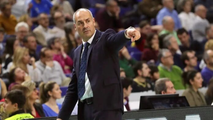 Francisco Segura asume como entrenador de la selección nacional de baloncesto