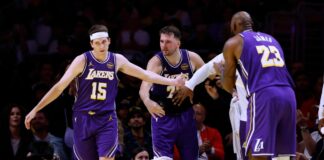 Los Lakers se llevaron el duelo angelino y avanzaron a los cuartos de final de la NBA Cup