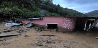 Seis viviendas afectadas por desbordamiento de quebrada en Mérida