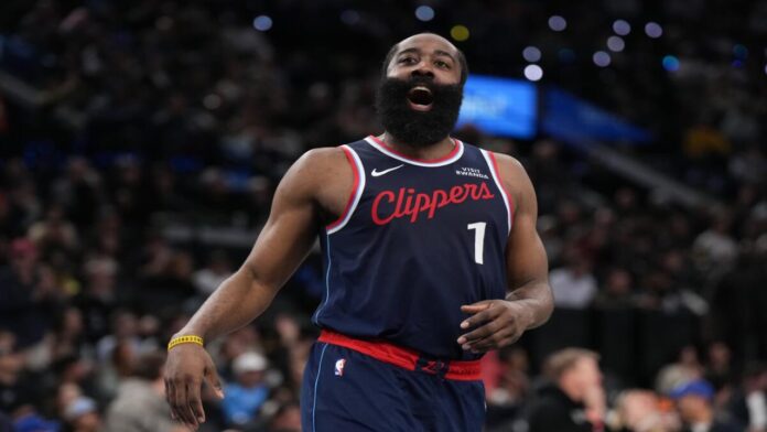 Harden asciende en la lista de máximos anotadores de la NBA