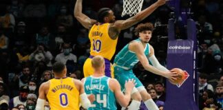 Charlotte dio la sorpresa en la casa de los Lakers