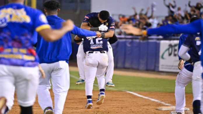 Magallanes apeló a la épica para asaltar el segundo lugar de la tabla