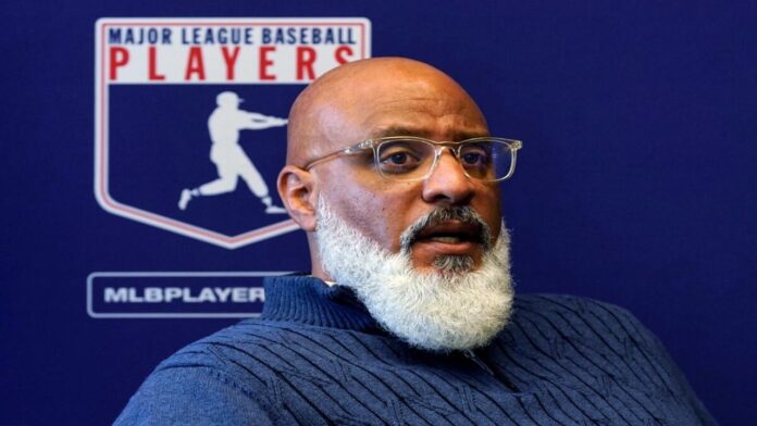 Tony Clark anunció su renuncia como director en ejecutivo en medio de una investigación de la MLB