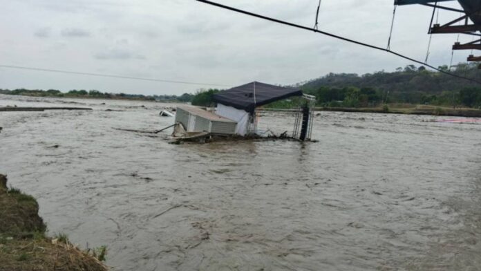 Crecida del Río Guanare dejó daños materiales durante actividades de carnavales