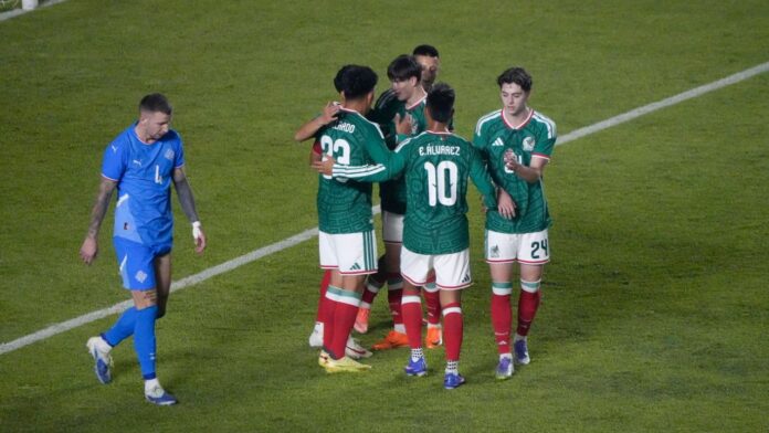 México goleó a Islandia en un amistoso repleto de seguridad ante la situación del país azteca