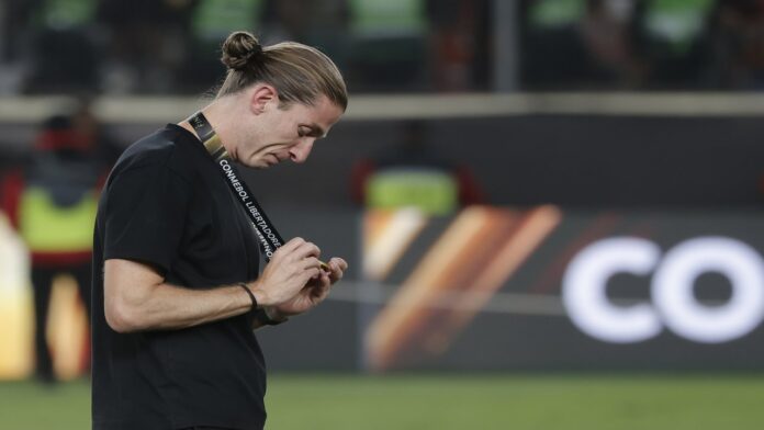 Filipe Luis dejó de ser entrenador del Flamengo
