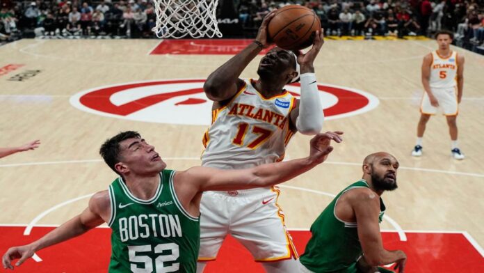 CELTICS-HAWKS Atlanta tumbó a los Celtics y estiró su racha de victorias en casa
