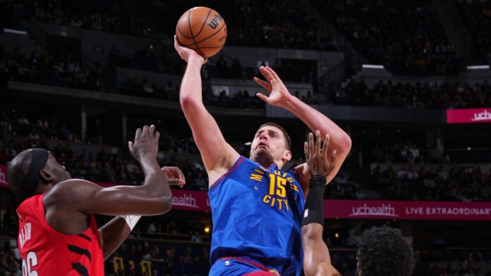 Jokic guió a Denver al triunfo y se acerca a cifra redonda de triple doble