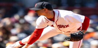 Sonny Gray brilló en el montículo para darle la primera serie a favor a Boston