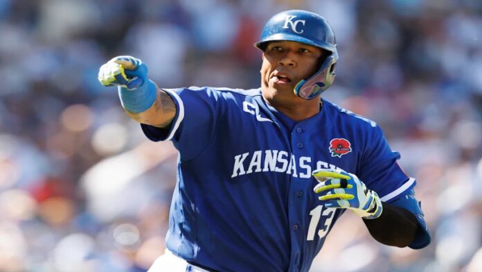 Salvador Pérez se convirtió en el receptor latino con más jonrones en la MLB