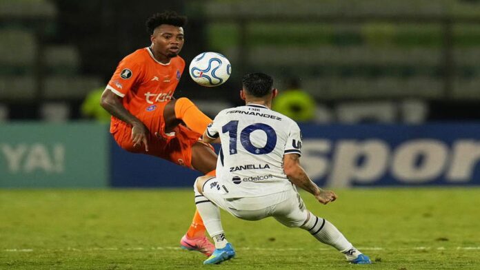 La Guaira Deportivo La Guaira cayó ante Rivadavia y compromete su permanencia en la Libertadores