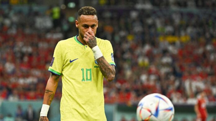 Neymar tiene una lesión muscular y estará de baja hasta tres semanas con Brasil