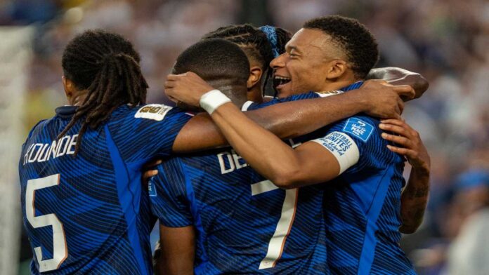 Mbappé Mbappé no le pierde pisada a Messi y lideró a Francia a la clasificación de fase