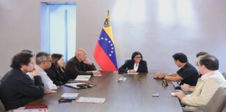 Gobierno coordina plan de habitabilidad y servicios con especialista japonés