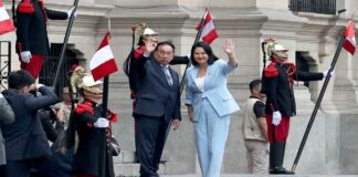 Keiko Fujimori se reúne en Palacio de Gobierno con el presidente interino de Perú