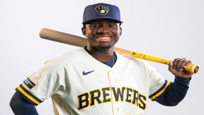 Venezolano Luis Lara es subido a Grandes Ligas por Cerveceros de Milwaukee