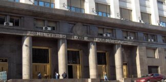 Gobierno argentino aseguró refinanciamiento de deudas de 2026 y 2027