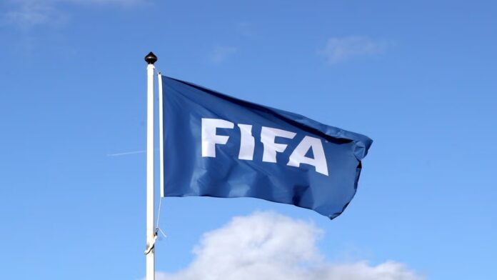 FIFA UEFA, AFC y CONCACAF piden transparencia y acusan de "engaño" a la FIFA